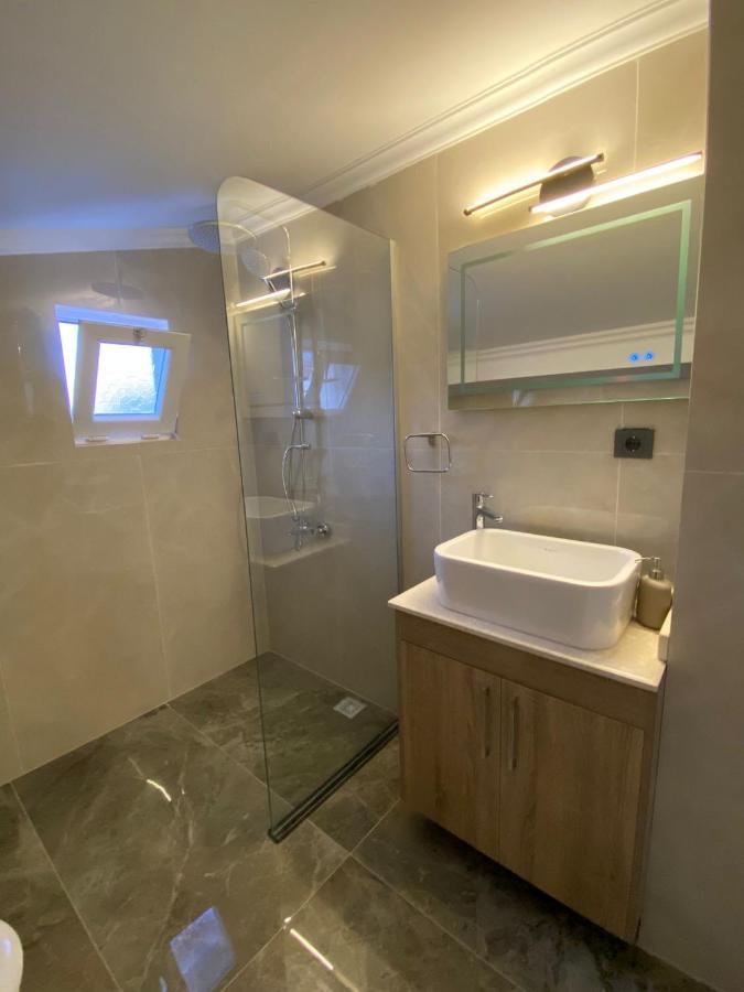 Shared Pool Flat Located 3 Min To Beach In Kalkan Apartment Luaran gambar